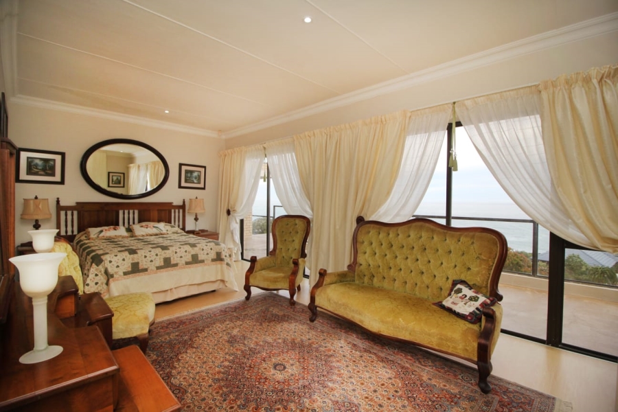 5 Bedroom Property for Sale in Village On Sea Western Cape